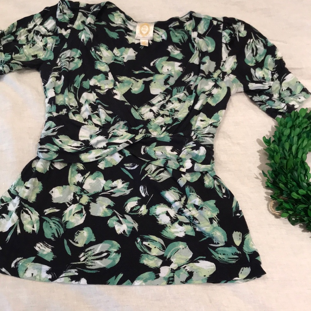 Cute floral black and green crossbody top